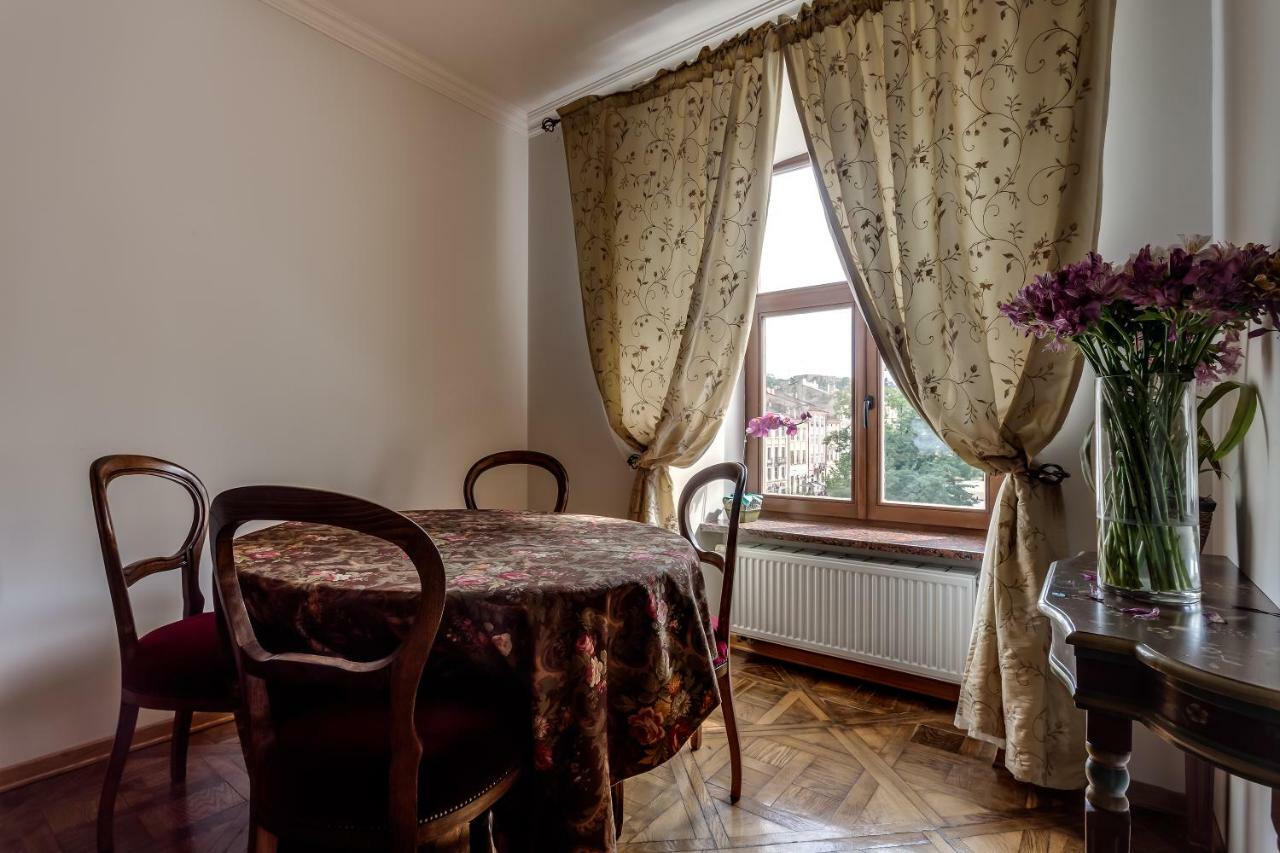 Apartment On Rynok Square Lviv Luaran gambar