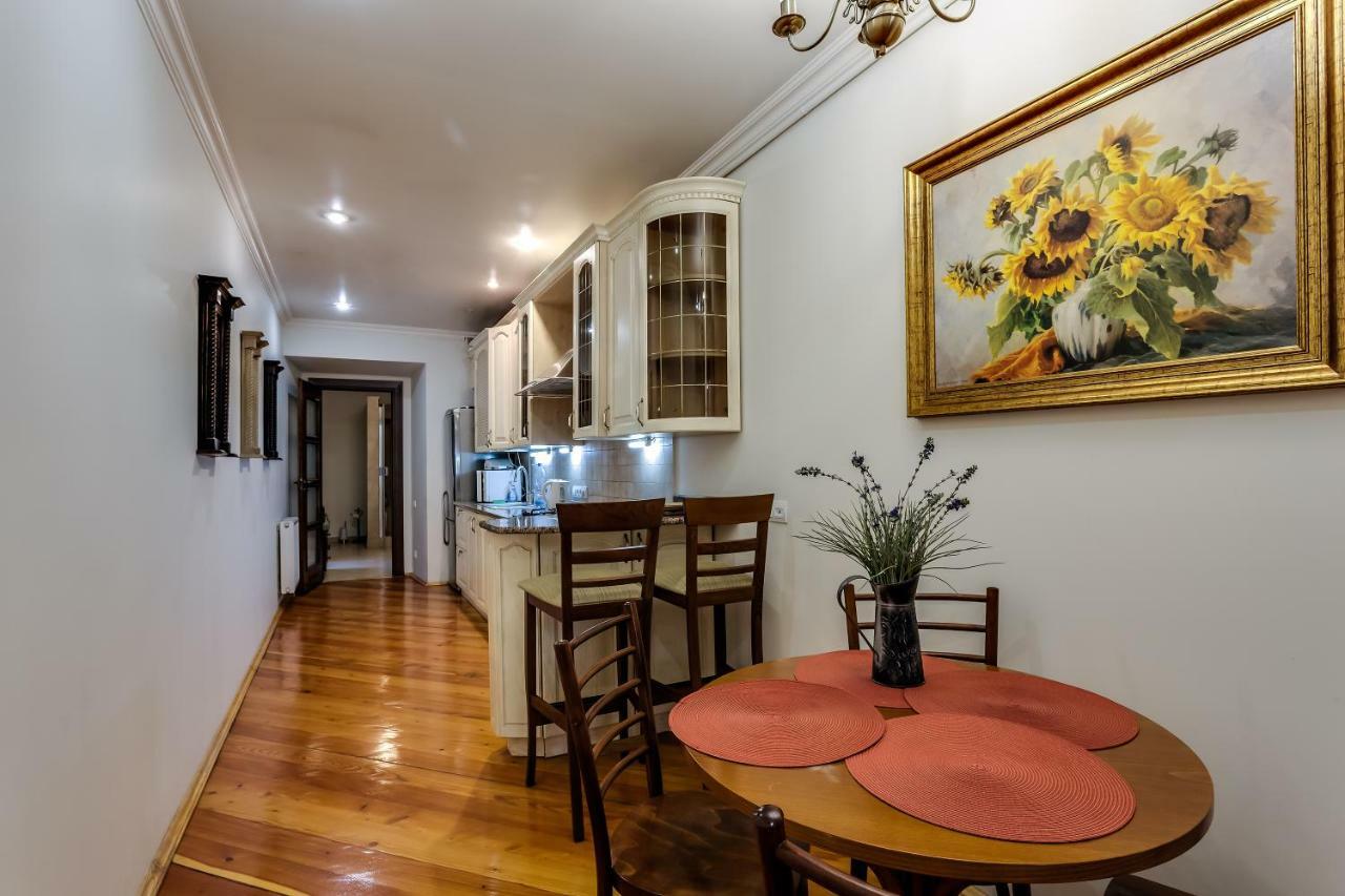 Apartment On Rynok Square Lviv Luaran gambar